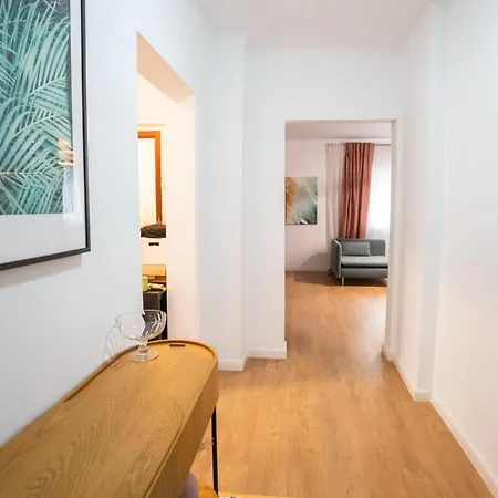 Spacious Near National Arena, Parks *