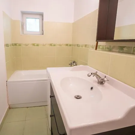 Spacious Near National Arena, Parks * בוקרשט