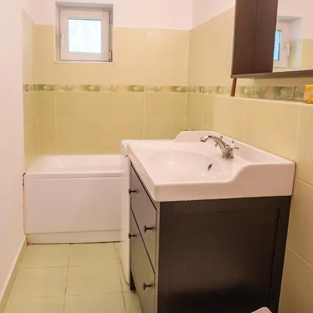 Spacious Near National Arena, Parks