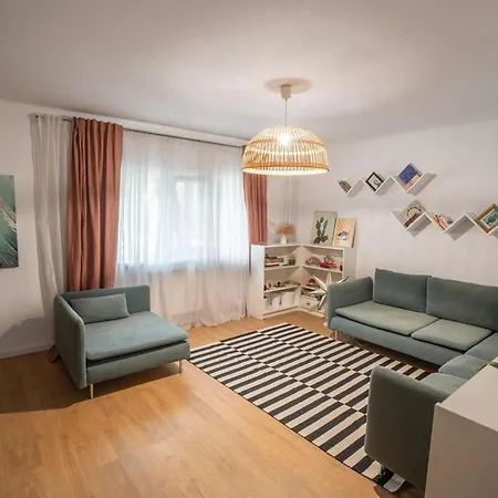 아파트 Spacious Near National Arena, Parks